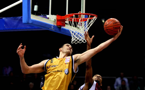 更是一场高 更是一场高